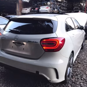 Peças Mercedes Benz A250 2014/2015 211cvs Gasolina